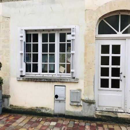 Au Coeur Du Vieux Bayeux, Logement De Charme Apartment Bagian luar foto
