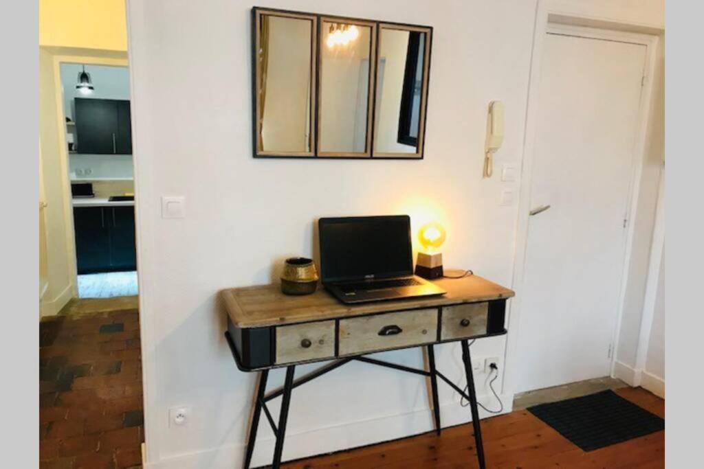 Au Coeur Du Vieux Bayeux, Logement De Charme Apartment Bagian luar foto
