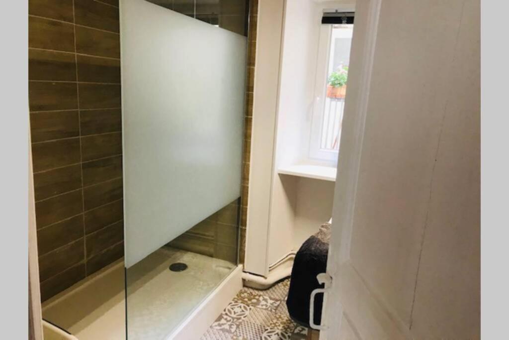 Au Coeur Du Vieux Bayeux, Logement De Charme Apartment Bagian luar foto